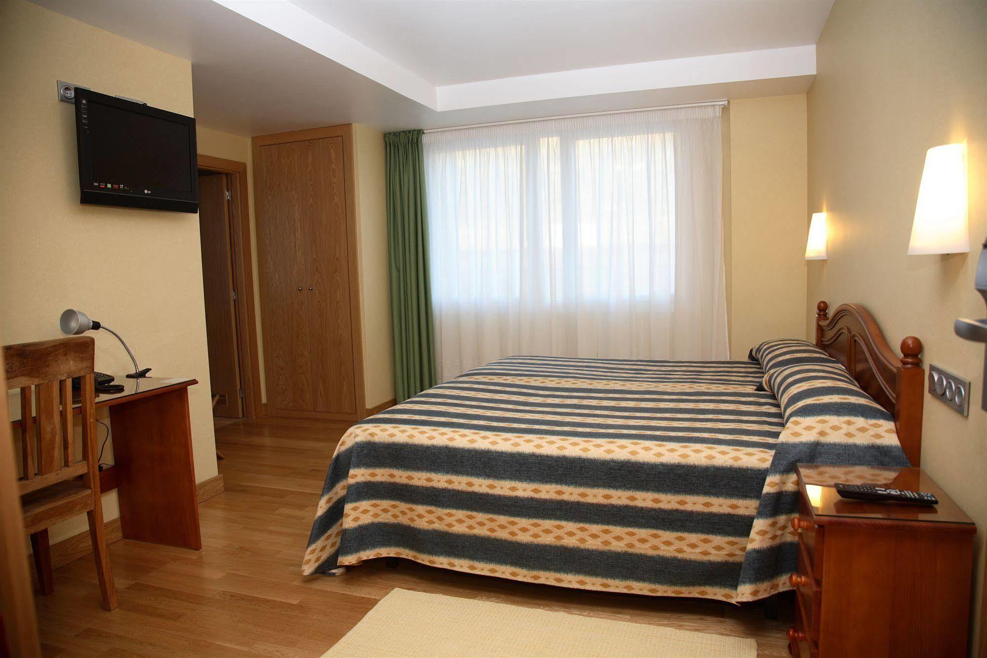 Hotel Villa De Ermua Zewnętrze zdjęcie